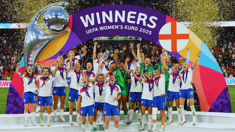 Anglijos-rinktinė-2025-UEFA-Europos-moterų-futbolo-čempionė